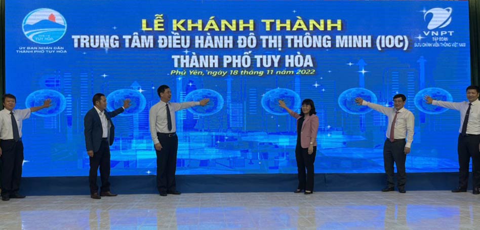 Thành phố Tuy Hòa đã điều hành hành chính công qua Trung tâm điều hành đô thị thông minh. Ảnh TTTT Phú Yên
