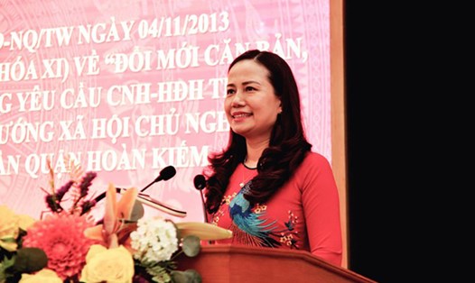 Bà Vương Hương Giang được bổ nhiệm giữ chức Phó Giám đốc Sở Giáo dục và Đào tạo Hà Nội. Ảnh: Hanoi.gov.vn