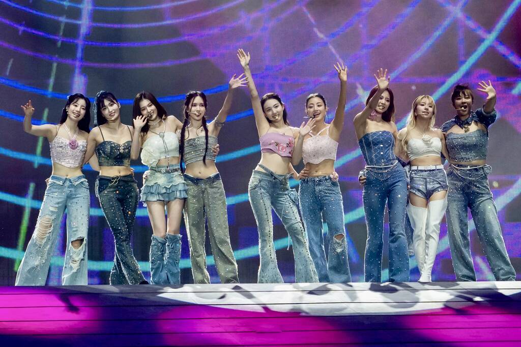 TWICE's tour has the 2nd highest revenue among Kpop groups in 2023. Photo: JYP