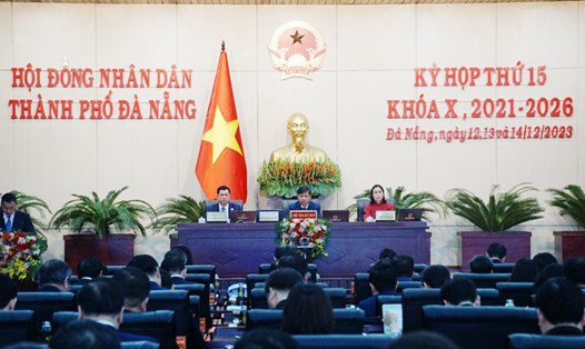 Hội đồng Nhân dân (HĐND) TP Đà Nẵng công bố kết quả lấy phiếu tín nhiệm. Ảnh: Thùy Trang
