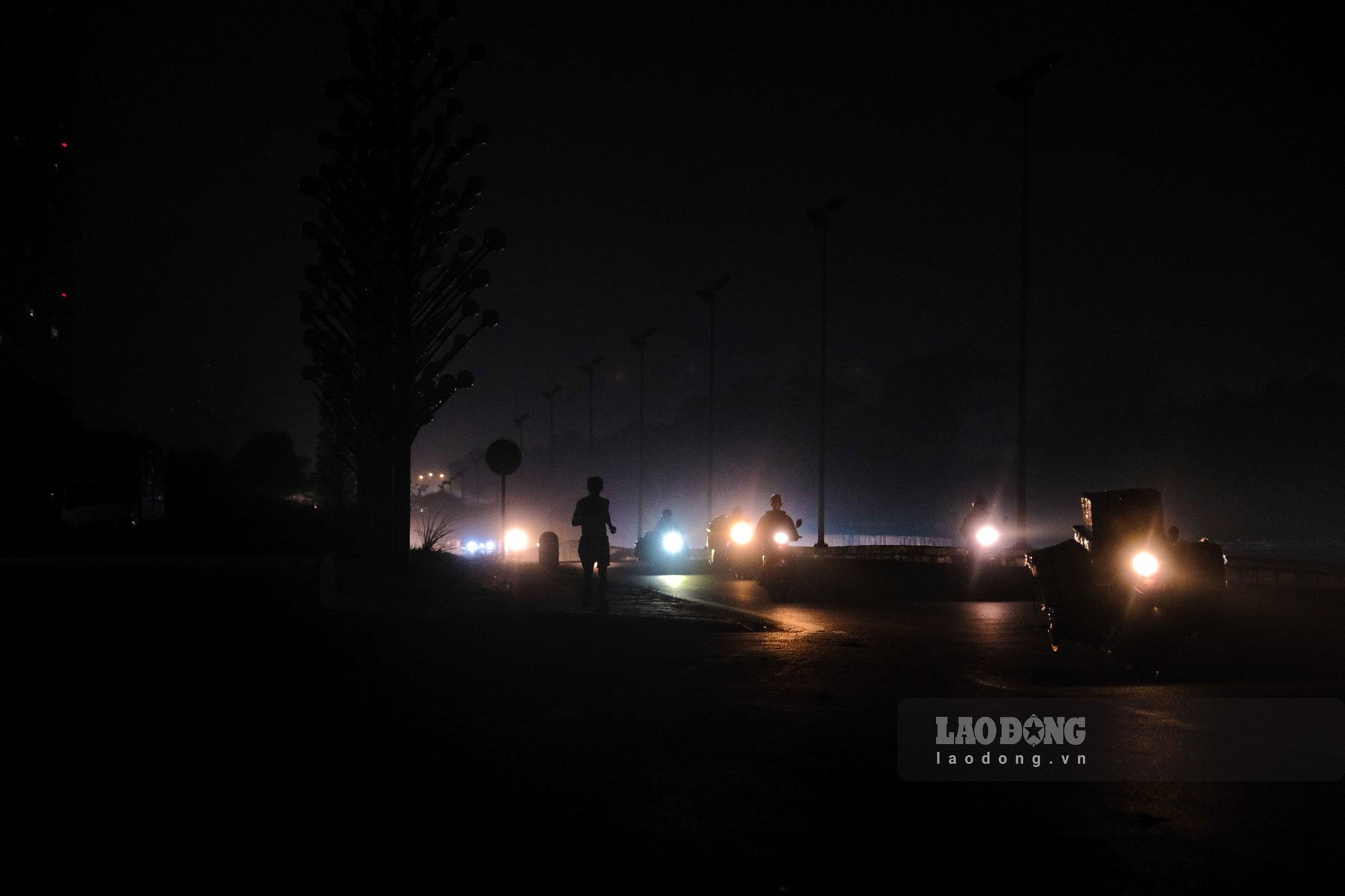 Vào lúc 5h30, chỉ số ô nhiễm không khí ở khu vực Nam Từ Liêm, Hà Nội là 141, mức không tốt cho các nhóm nhạy cảm.