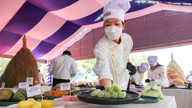 Sự kiện quy tụ 40 nghệ nhân ẩm thực, đầu bếp chuyên nghiệp có tay nghề, có uy tín đại diện cho các thành phố, huyện/thị của tỉnh Hậu Giang và các tỉnh/thành lân cận như Cần Thơ, Kiên Giang, Bến Tre, Vĩnh Long.