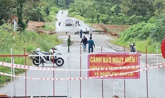 Tuyến đường tránh hơn 800 tỉ đồng tại Lâm Đồng sụt lún. Ảnh: Người dân cung cấp
