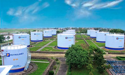 Hiện việc dự trữ xăng dầu quốc gia được Bộ Công Thương ký hợp đồng bảo quản với 4 doanh nghiệp. Ảnh: PLX
