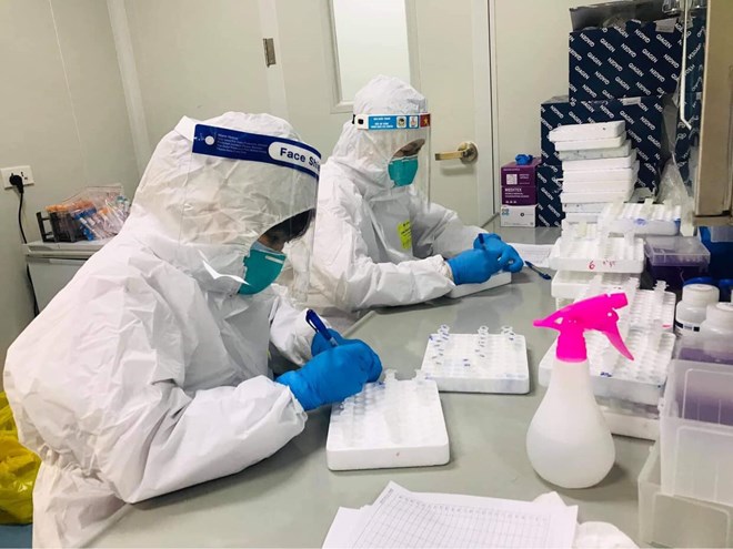 Nhân viên y tế trường học trăn trở về mức lương, chế độ làm việc trong cơ sở giáo dục. Ảnh minh hoạ: Hà Lê
