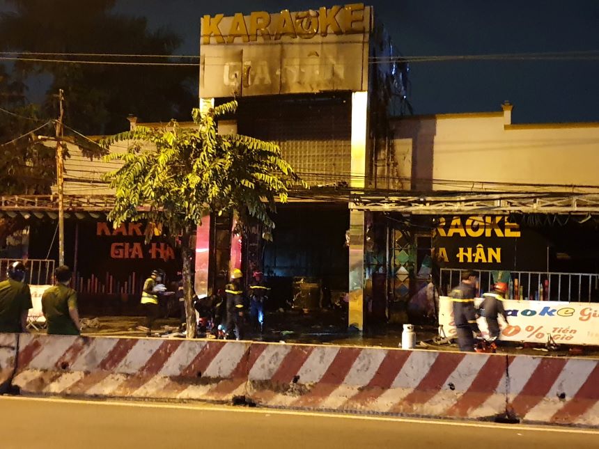 Hiện trường vụ cháy quán karaoke ở thành phố Thuận An, Bình Dương. Ảnh: Dương Bình