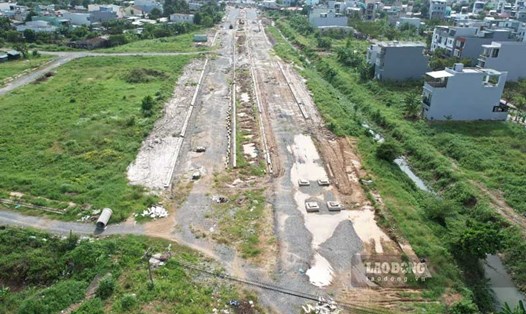 Dự án Tuyến đường trục I Tây Bắc Đà Nẵng thi công đến nay vẫn còn dang dở do vướng mặt bằng. Ảnh: Văn Trực