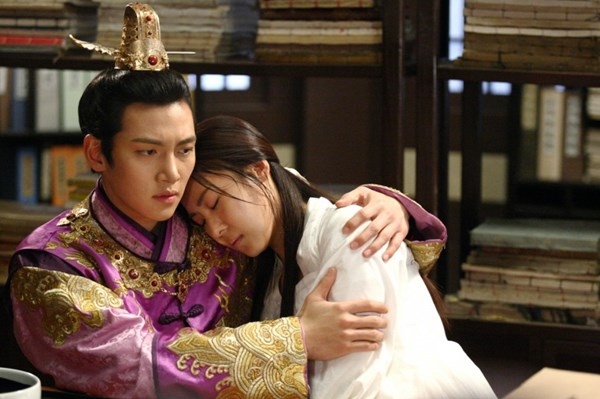 Ji Chang Wook và Ha Ji Won trong phim “Hoàng hậu Ki“. Ảnh: Nhà sản xuất
