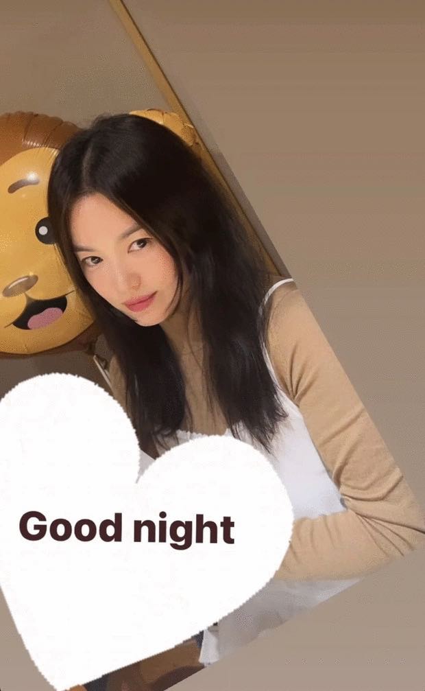 Song Hye Kyo gây sốt với tấm ảnh khoe nhan sắc trẻ trung. Ảnh: Instagram