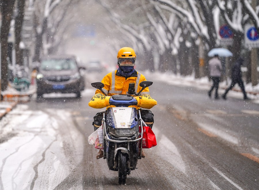 Tuyết rơi ở Bắc Kinh, ngày 13.12.2023. Ảnh: Xinhua