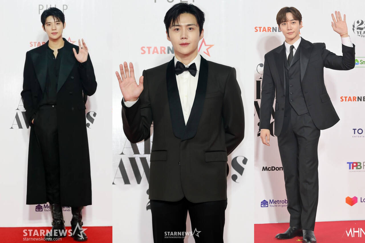 Moon Sang Min, Kim Seon Ho và Lee Jun Ho trên thảm đỏ AAA 2023. Ảnh: StarNews