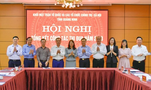Đại diện lãnh đạo MTTQ tỉnh và các tổ chức Chính trị xã hội tỉnh Quảng Ninh ký kết giao ước thi đua năm 2024. Hoàng Giang