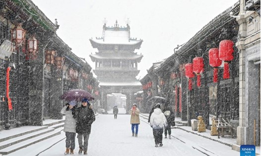 Tuyết rơi dày ở thành cổ Bình Dao, tỉnh Sơn Tây, phía bắc Trung Quốc ngày 14.12.2023. Ảnh: Xinhua