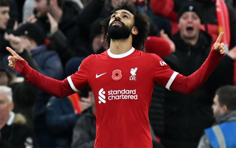 Salah là ngôi sao hiếm hoi của Liverpool hiện tại còn giữ được phong độ ổn định.   Ảnh: AFP 