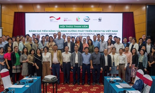 Hội thảo tham vấn đánh giá tiềm năng và định hướng phát triển OECM tại Việt Nam với gần 100 chuyên gia trong lĩnh vực bảo tồn hệ sinh thái tự nhiên. Ảnh: IUCN