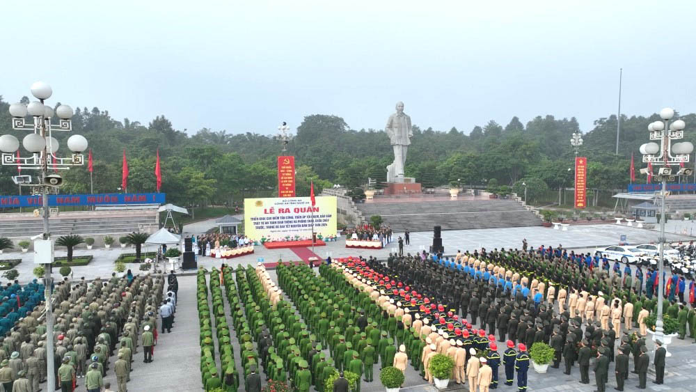 Công an tỉnh Nghệ An tổ chức Lễ ra quân tấn công trấn áp tội phạm. Ảnh: Công an Nghệ An
