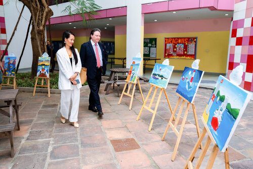 Triển lãm "Trở về tuổi thơ" chính thức khai mạc vào ngày 16.12 tại Hà Nội. Ảnh: BTC