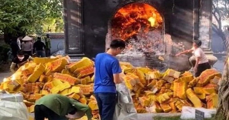 Đốt vàng mã, mua vàng miếng
