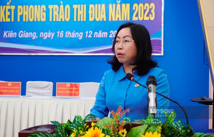 Phó Chủ tịch Tổng LĐLĐ Việt Nam Thái Thu Xương phát biểu chỉ đạo hội nghị. Ảnh: Nguyên Anh