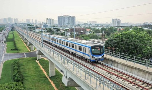 Metro số 1 dự kiến hoàn thành thi công cuối năm nay, chạy thương mại từ tháng 7.2024. Ảnh: Anh Tú