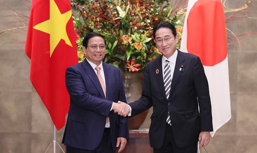 Thủ tướng Chính phủ Phạm Minh Chính và Thủ tướng Nhật Bản Kishida Fumio. Ảnh: TTXVN