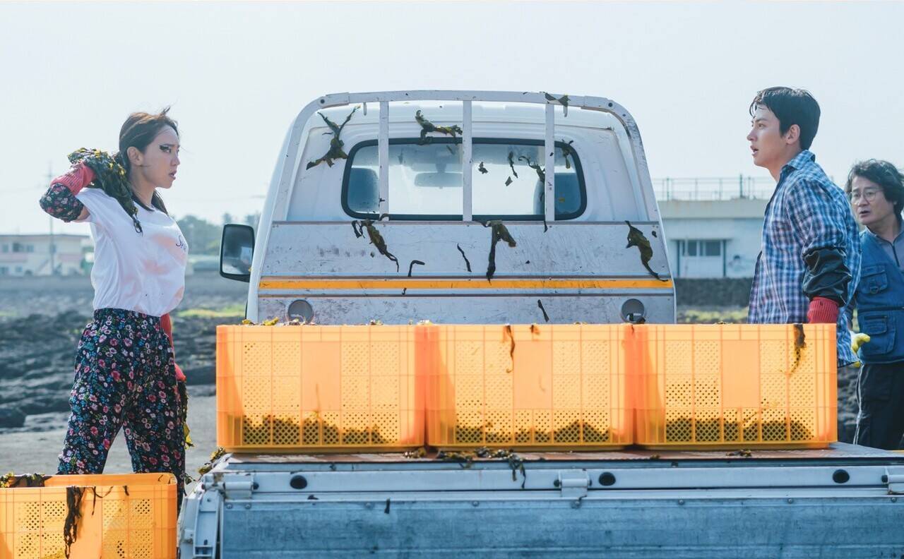 “Chào mừng đến Samdalri” được yêu thích nhờ nội dung hài hước, mang yếu tố chữa lành. Ảnh: Nhà sản xuất