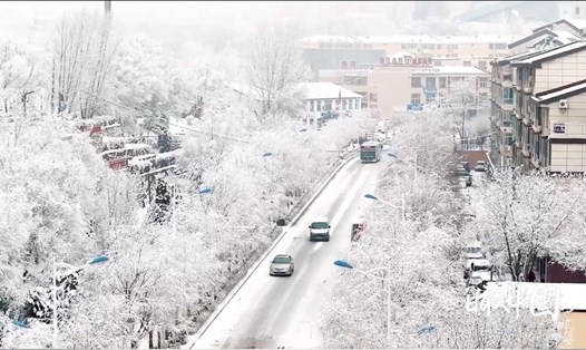 Không khí lạnh liên tiếp tràn về làm tuyết phủ trắng nhiều nơi ở Trung Quốc. Ảnh: Xinhua