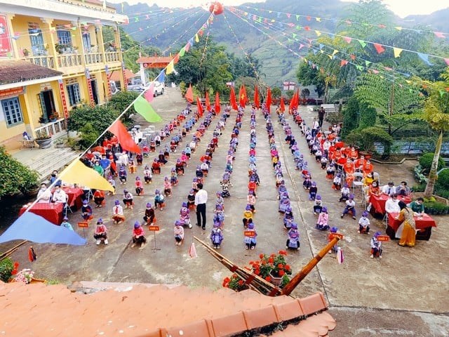 Hoàng Thu Phố 1 là điểm trường khó khăn của tỉnh Lào Cai, hầu hết học sinh là đồng bào dân tộc H'Mông. Ảnh: B.N