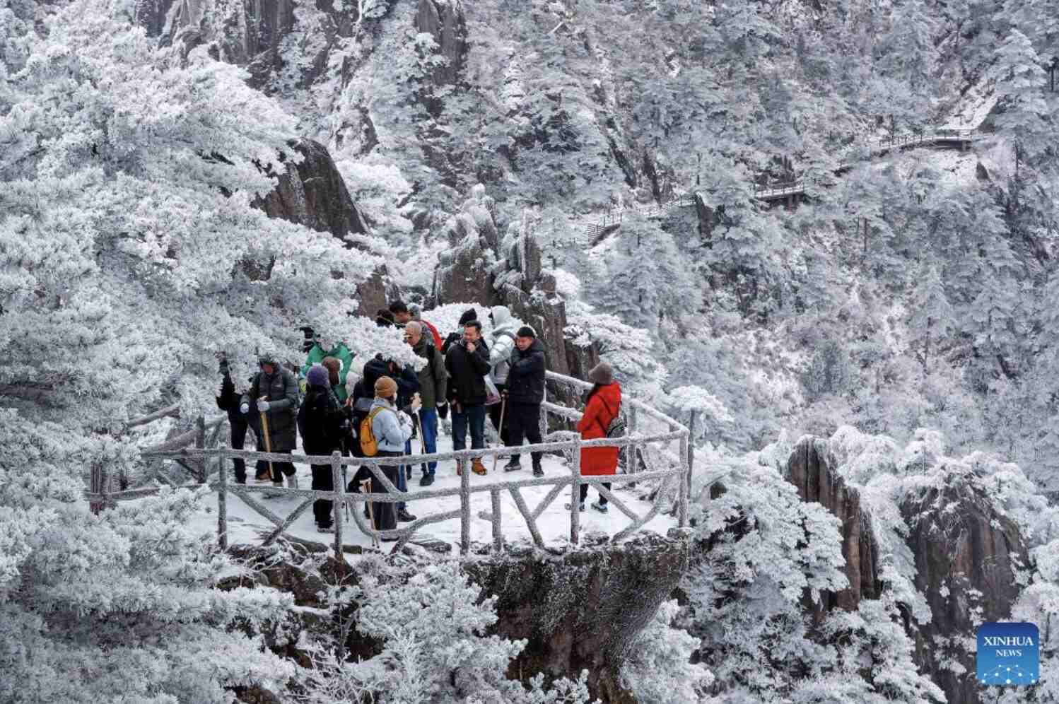 Tuyết phủ ở khu danh thắng Núi Hoàng Sơn, thành phố Hoàng Sơn, tỉnh An Huy, phía đông Trung Quốc ngày 16.12. Ảnh: Xinhua
