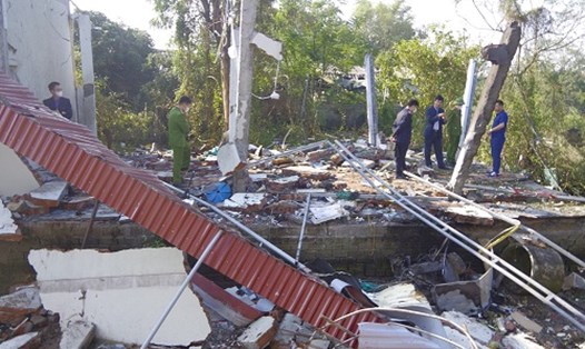 Hiện trường vụ nổ do chế tạo pháp trái phép (tại xóm Tây Thổ, xã Văn Hải, huyện Kim Sơn, Ninh Bình) khiến 3 người thương vong. Ảnh: Diệu Anh 