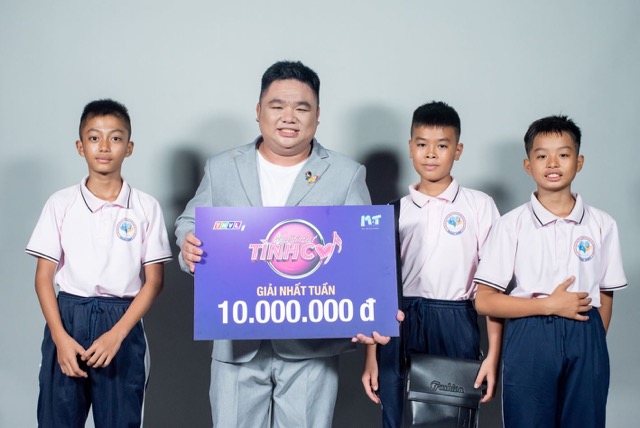 Thầy giáo Quang Khải giành chiến thắng chủ đề Cuộc sống muôn màu. Ảnh: NSX.