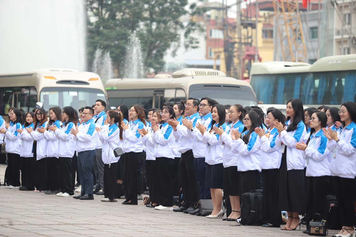 Các đại biểu dự Đại hội đại biểu toàn quốc Hội Sinh viên Việt Nam lần thứ XI, nhiệm kỳ 2023-2028, dự lễ khai mạc triển lãm.