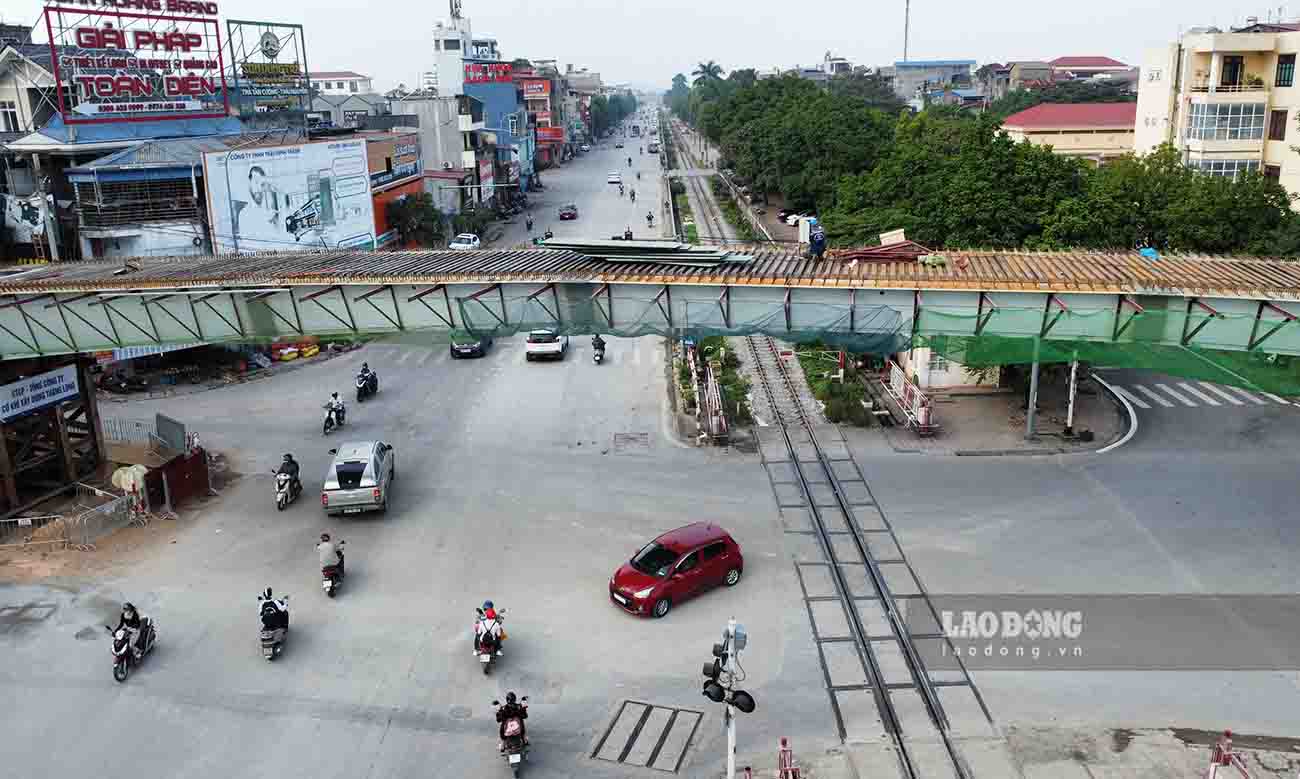 Dự án được thi công trong công trong nội thị, trên tuyến đường có mật độ giao thông lớn nên các biện pháp an toàn thi công và an toàn cho người tham gia giao thông được đảm bảo. 