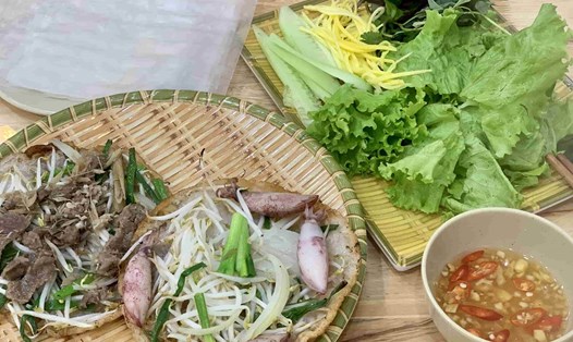 Món bánh xèo độc lạ giúp chủ quán bán hơn 500 chiếc mỗi ngày tại Hà Nội. Ảnh: Nhật Minh