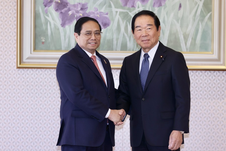  Thủ tướng Chính phủ Phạm Minh Chính và Chủ tịch Hạ viện Nhật Bản Nukaga Fukushiro. Ảnh: TTXVN