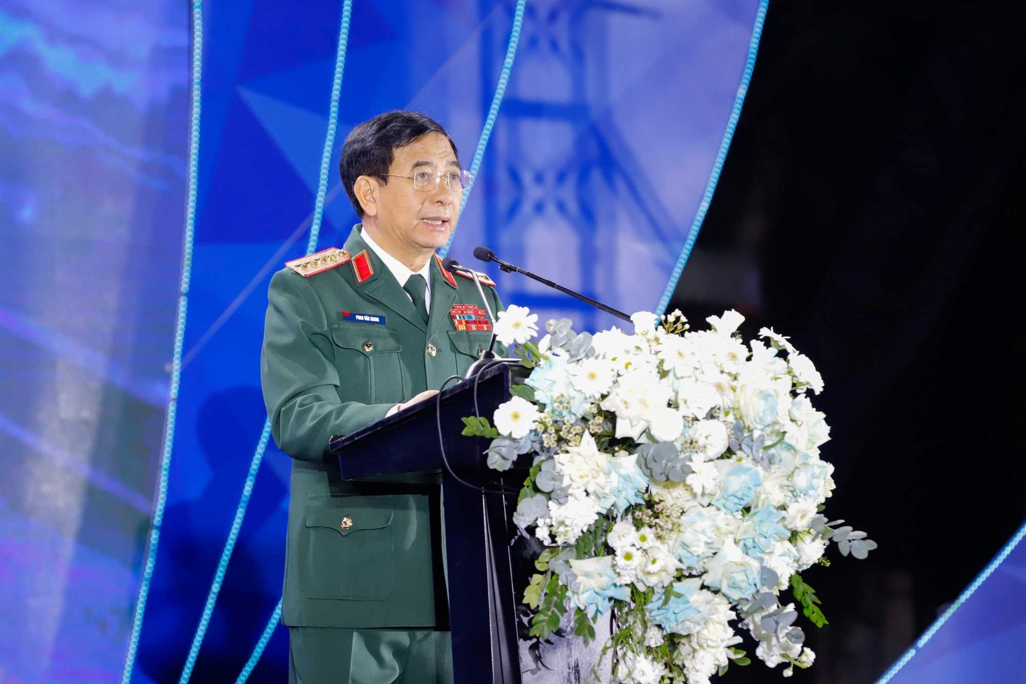 Đại tướng Phan Văn Giang phát biểu tại lễ trao giải. Ảnh: Đàm Thanh