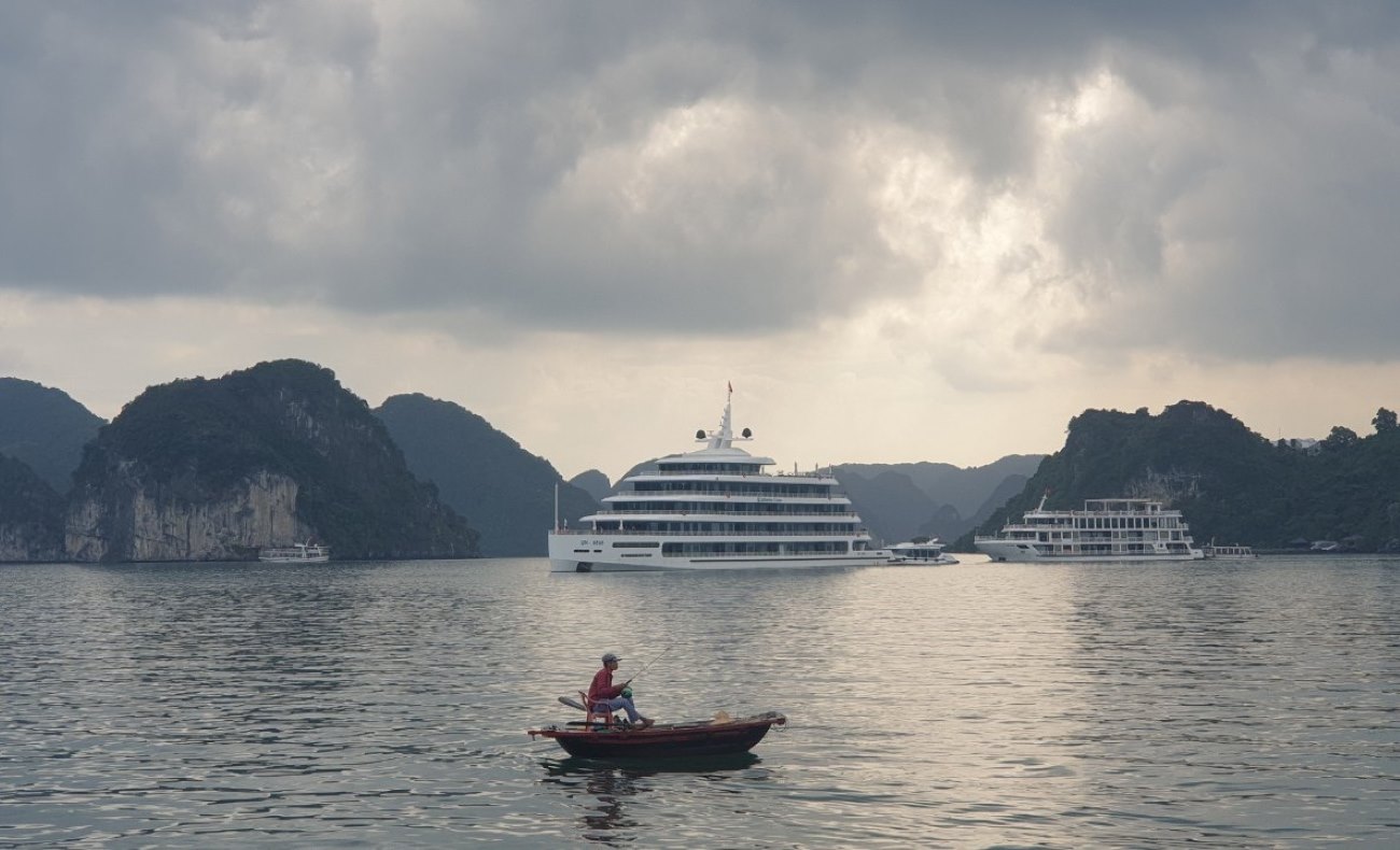 Đội tàu du lịch vịnh Hạ Long ngày càng hiện đại, chất lượng. Ảnh: Nguyễn Hùng