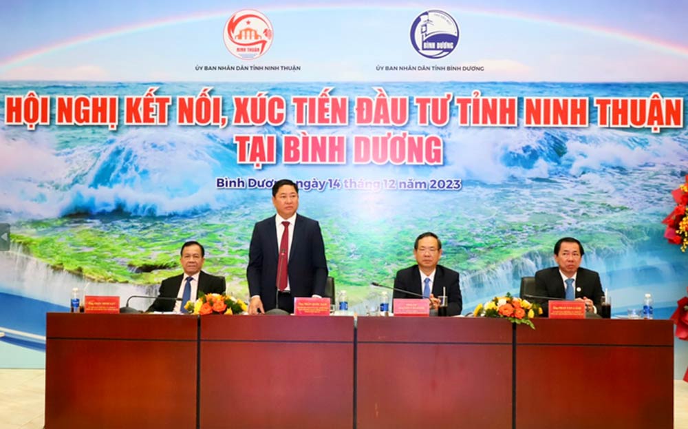 Lãnh đạo tỉnh Ninh Thuận tại Hội nghị kết nối doanh nghiệp Bình Dương. Ảnh Cổng TTĐT Ninh Thuận