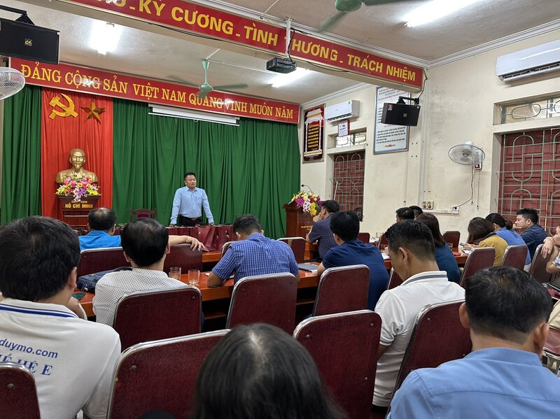 Ban Giám hiệu Trường THPT Thanh Chương 3 đã kịp thời nắm bắt, triển khai cho giáo viên. Ảnh: Quỳnh Trang