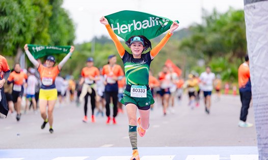 VnExpress Marathon được Herbalife Việt Nam tài trợ có số lượng người tham gia đạt hơn 11.000 trong năm 2023. Ảnh: Doanh nghiệp cung cấp