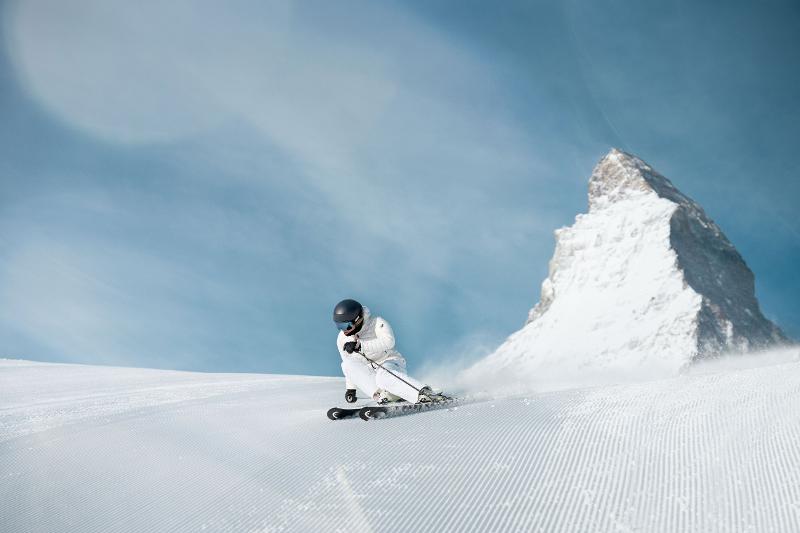 Trải nghiệm trượt băng tại. Ảnh: Zermatt Tourismus - Nicholas Iliano