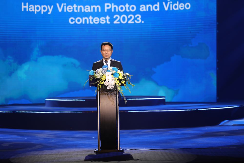 Ông Nguyễn Mạnh Hùng – Ủy Viên Trung ương Đảng, Bộ trường Bộ Thông tin và Truyền thông phát biểu tại sự kiện. Ảnh: Ban tổ chức 