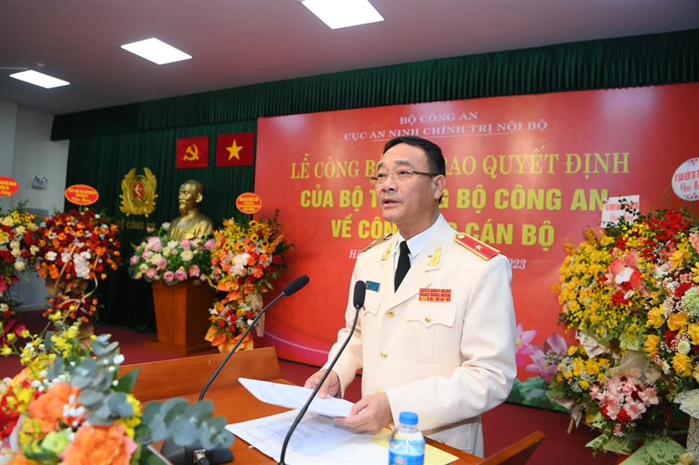 Thiếu tướng Phạm Thế Tùng phát biểu nhận nhiệm vụ. Ảnh: Cổng TTĐT Bộ Công an