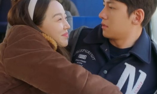 Trong phim mới, Ji Chang Wook, Shin Hye Sun đóng cặp đôi “yêu lại từ đầu”. Ảnh: CMH
