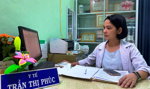 Chị Trần Thị Phúc (38 tuổi), nhân viên y tế của Trường Tiểu học Quảng Phú 2, TP Quảng Ngãi. Ảnh: Ngọc Viên