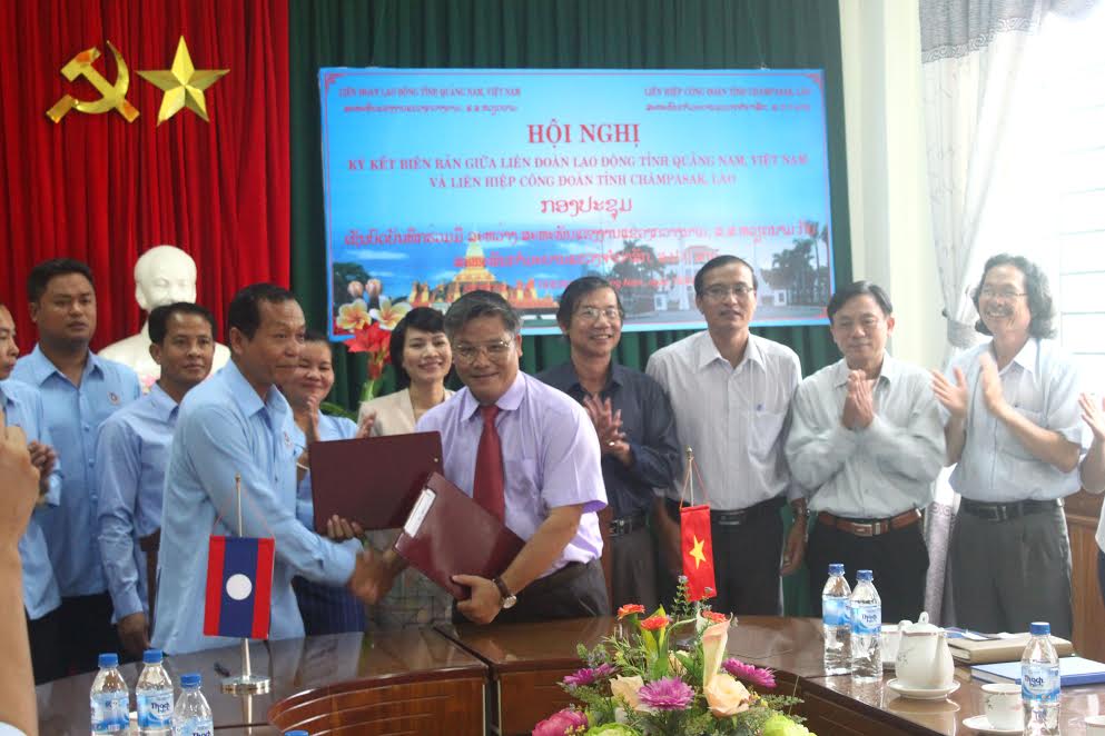 Công đoàn tỉnh Quảng Nam thiếp lập mối quan hệ hữu nghị với Liên hiệp Công đoàn tỉnh Chămpasak (Lào) từ năm 2016. Ảnh: Diễm Lệ.