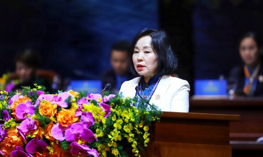 Bà Nguyễn Thị Vân Hà - Chủ tịch Liên đoàn Lao động tỉnh Bắc Ninh - tham luận tại Đại hội XIII Công đoàn Việt Nam. Ảnh: Tô Thế 