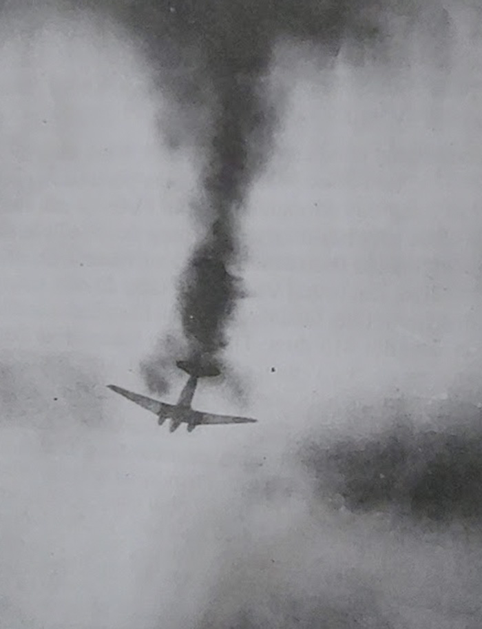 Trung đoàn pháo cao xạ 367 bắn rơi chiếc máy bay của quân đội Pháp tại Nà Lơi - tháng 3.1954. Ảnh tư liệu