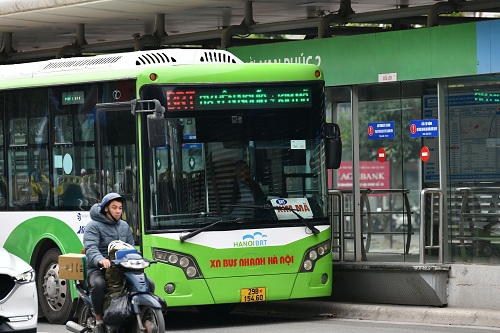 Tuyến buýt nhanh BRT số 01. Ảnh: Thế Đại chụp 10 giờ ngày 20.12.2023
