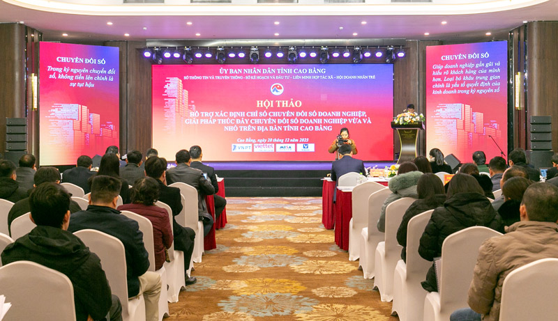 Tỉnh Cao Bằng vừa tổ chức hội thảo thúc đẩy chuyển đổi số trong các doanh nghiệp có quy mô vừa và nhỏ. Ảnh: Tân Văn.